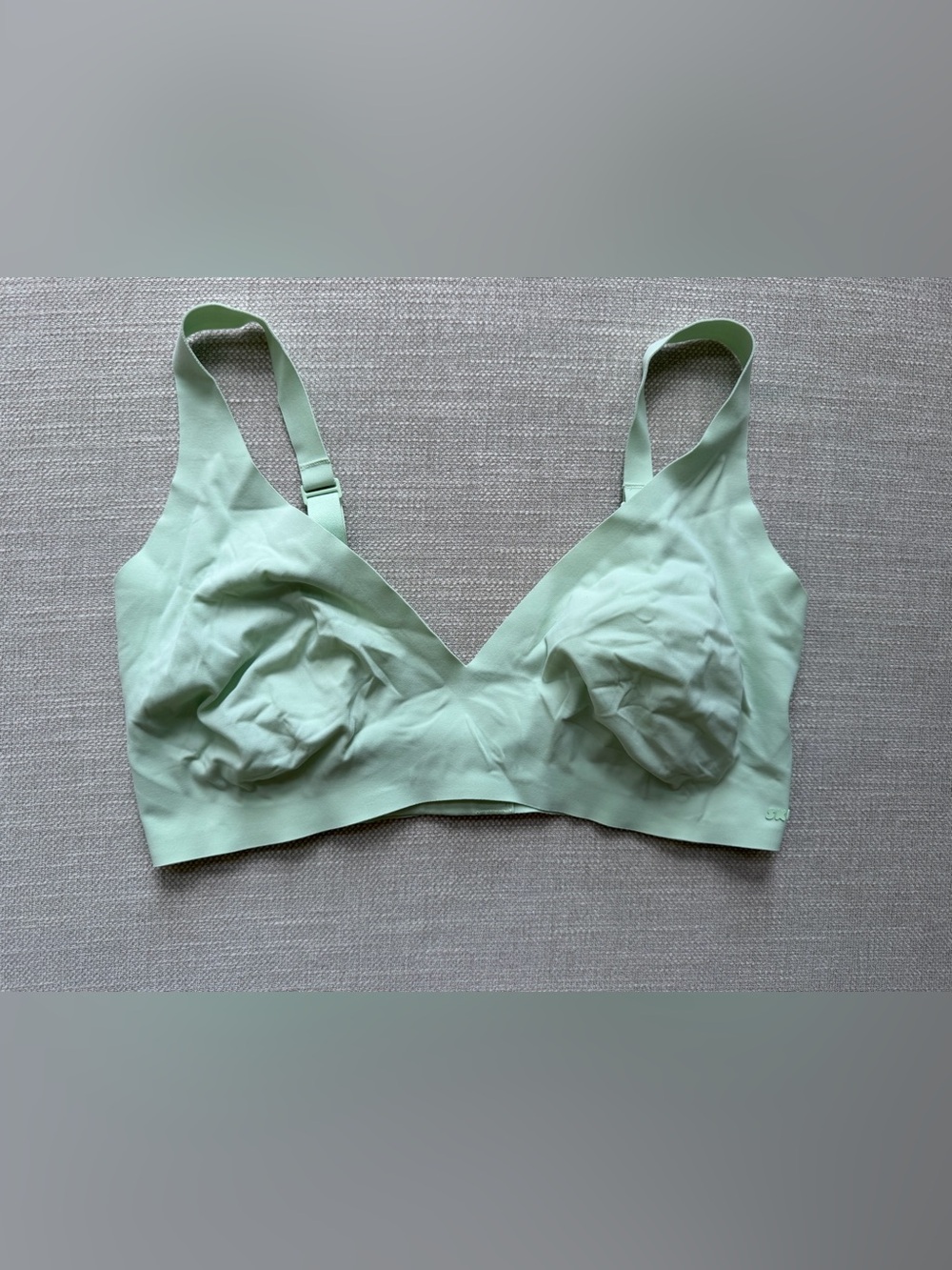 Skims Naked Honeydew Bra